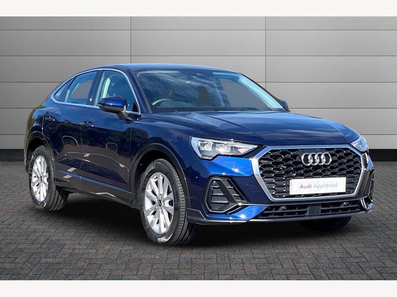 Main listing image - Audi Q3