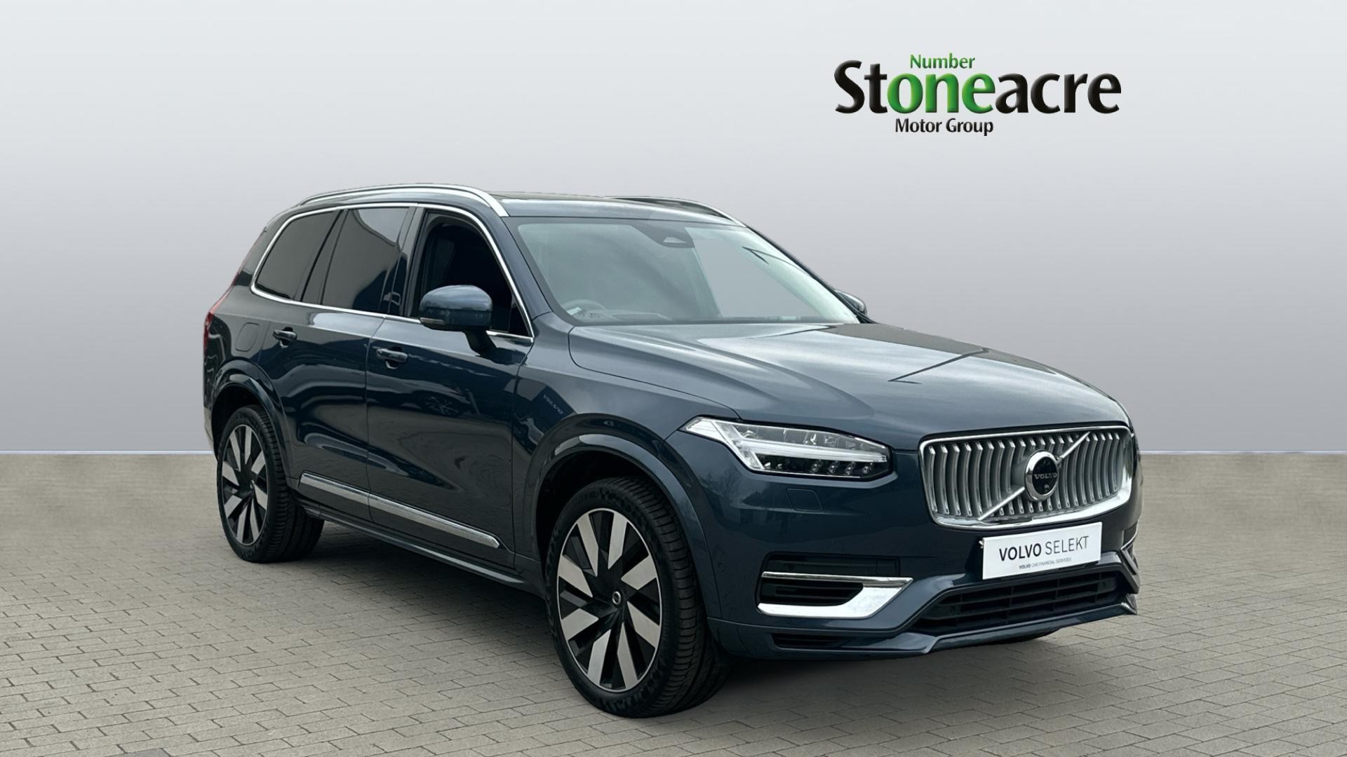 Main listing image - Volvo XC90