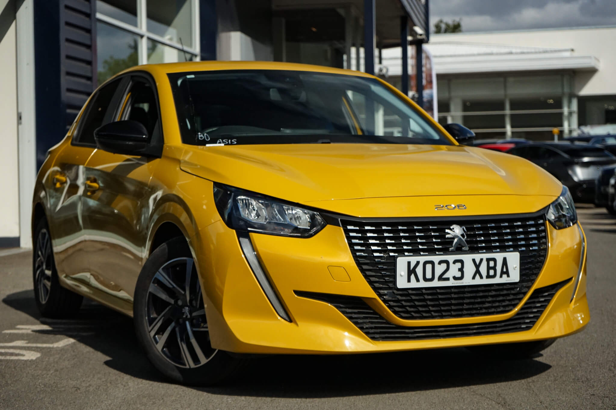 Main listing image - Peugeot 208