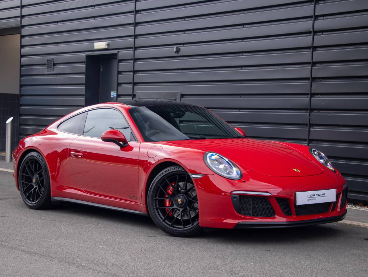 Main listing image - Porsche 911