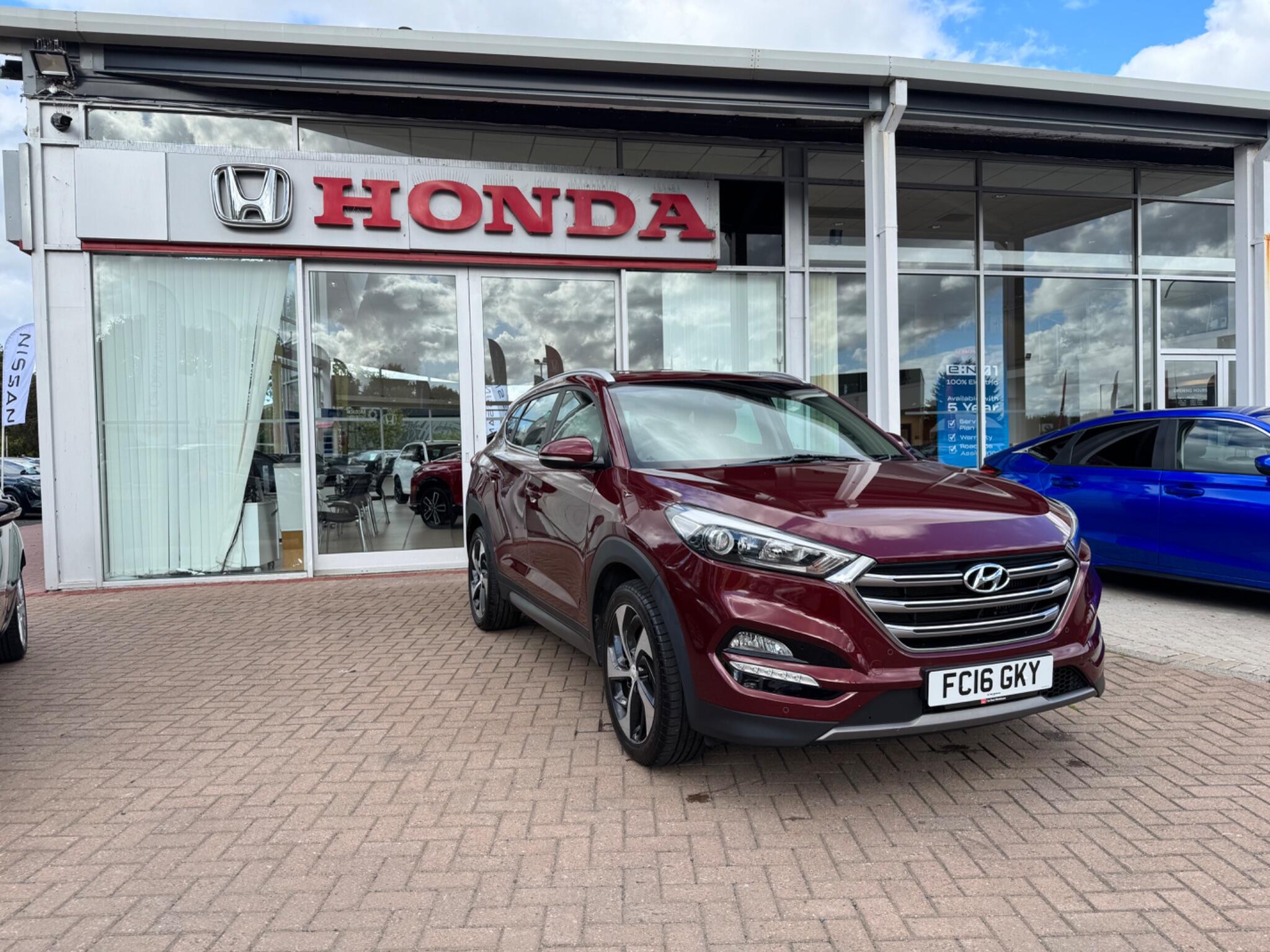 Main listing image - Hyundai Tucson