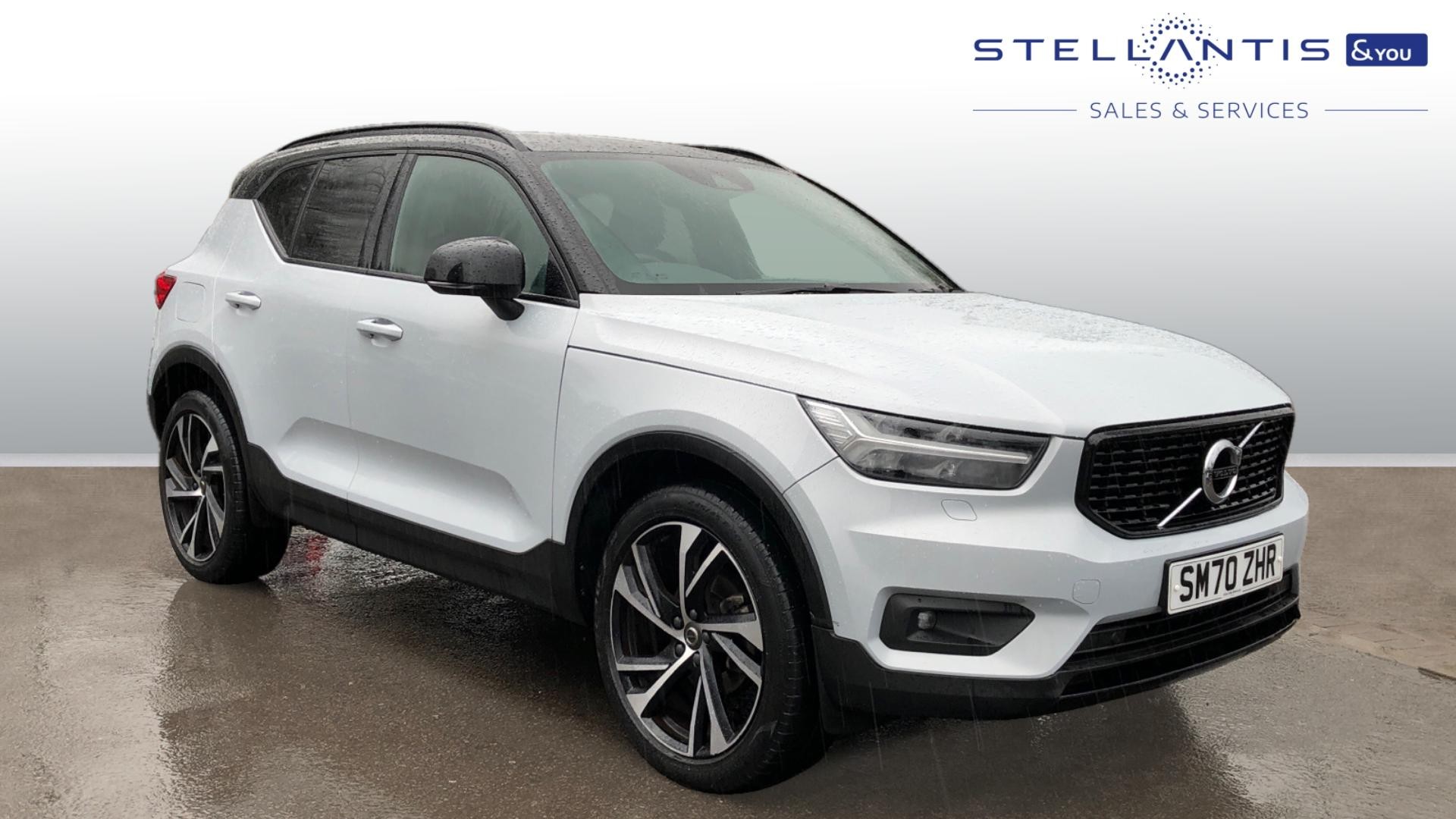 Main listing image - Volvo XC40