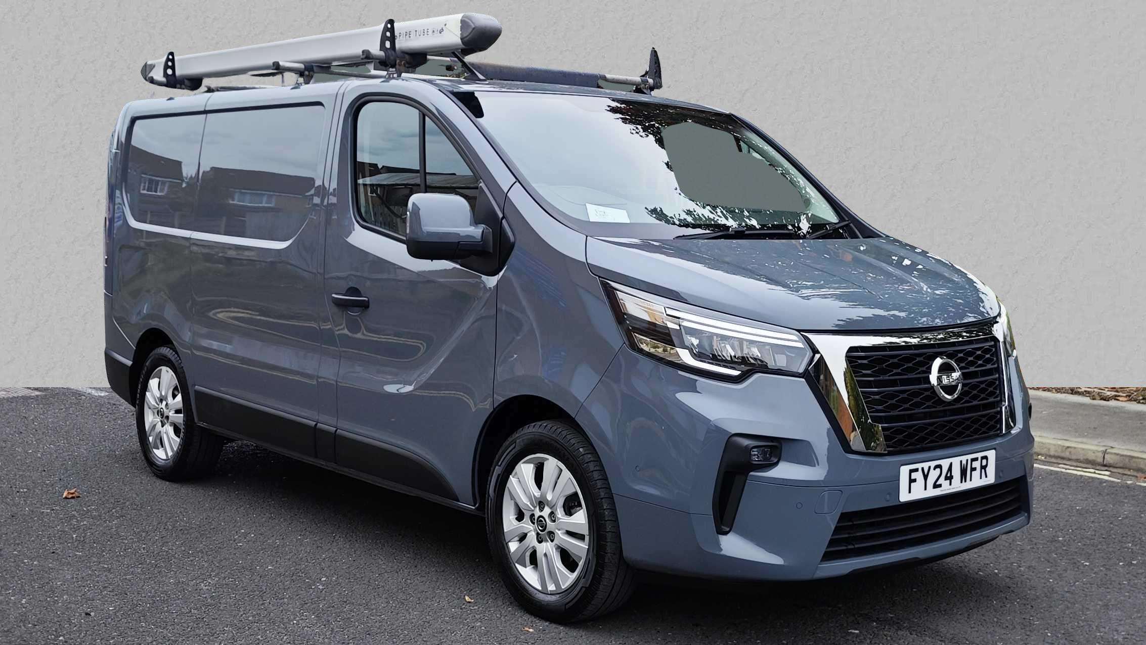 Main listing image - Nissan Primastar