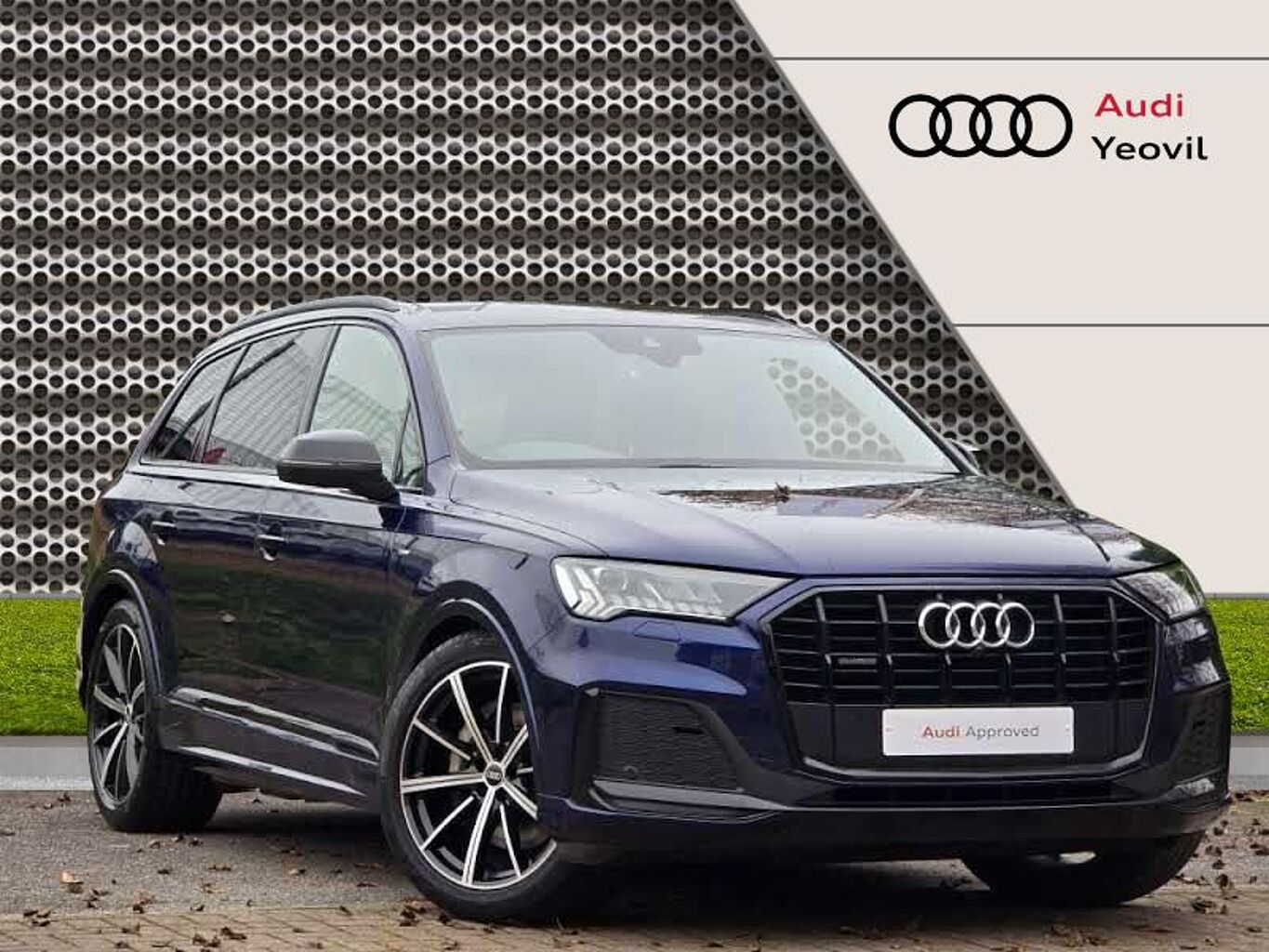 Main listing image - Audi Q7