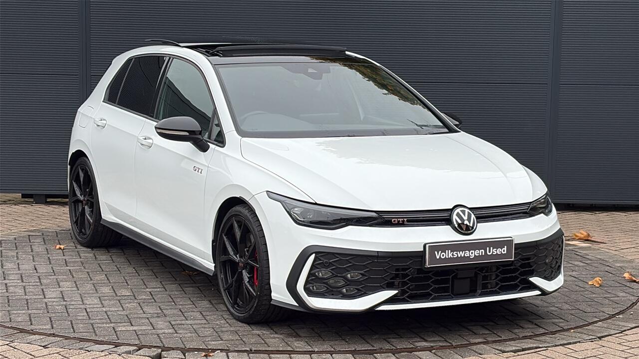 Main listing image - Volkswagen Golf