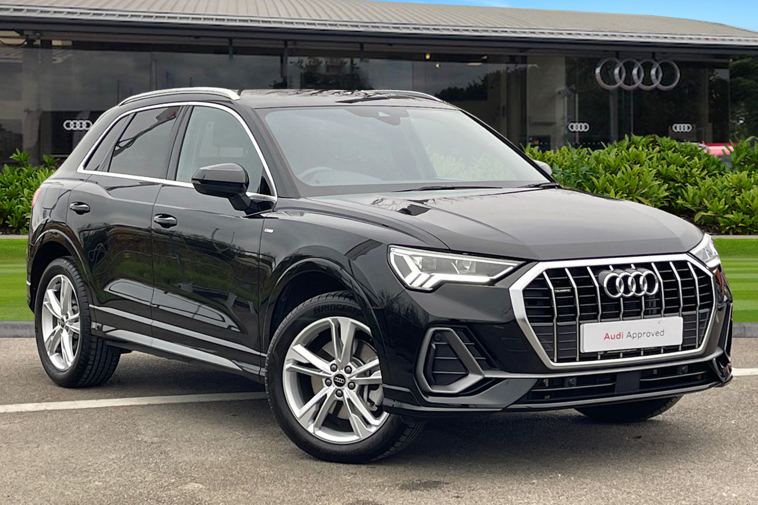 Main listing image - Audi Q3