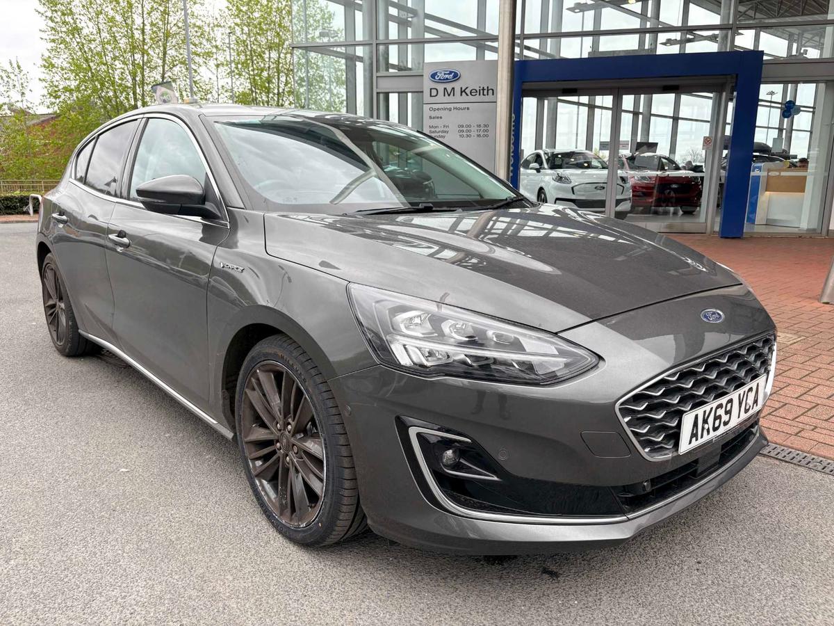 Main listing image - Ford Focus Vignale