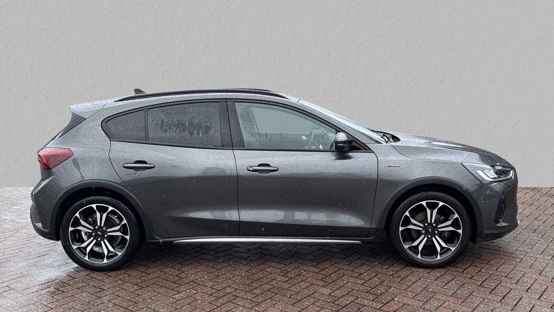 Main listing image - Ford Focus Active