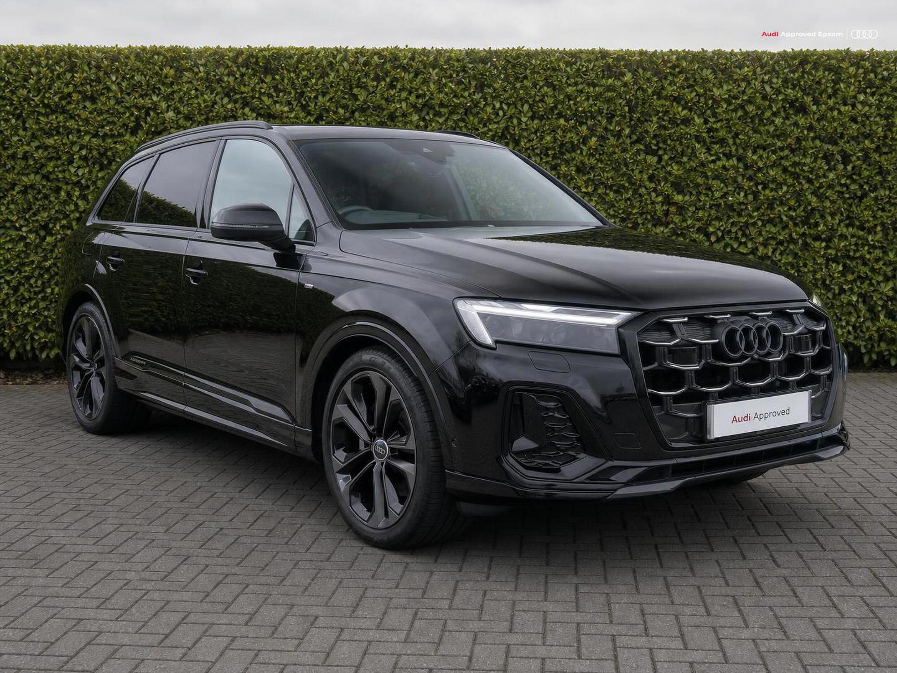 Main listing image - Audi Q7