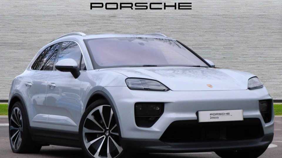 Main listing image - Porsche Macan