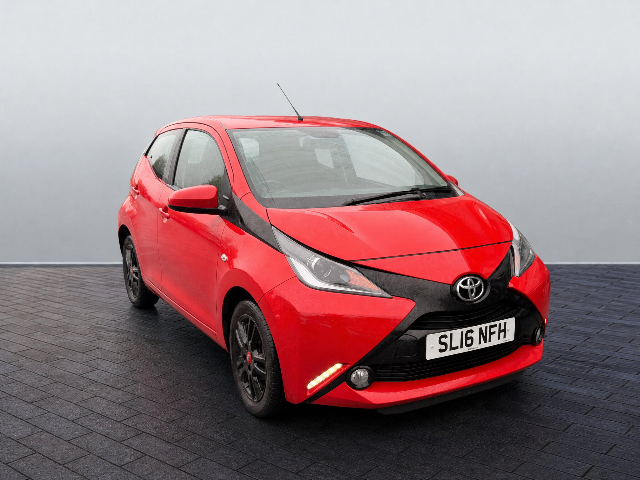 Main listing image - Toyota Aygo