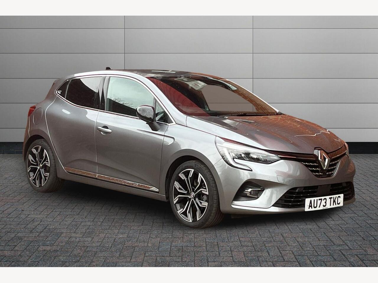 Main listing image - Renault Clio