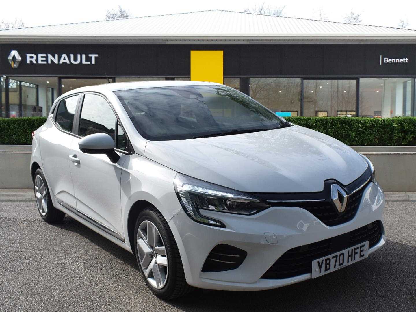Main listing image - Renault Clio