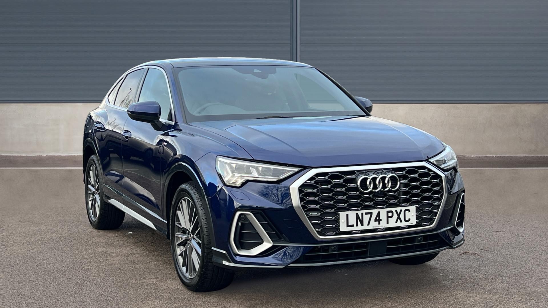 Main listing image - Audi Q3