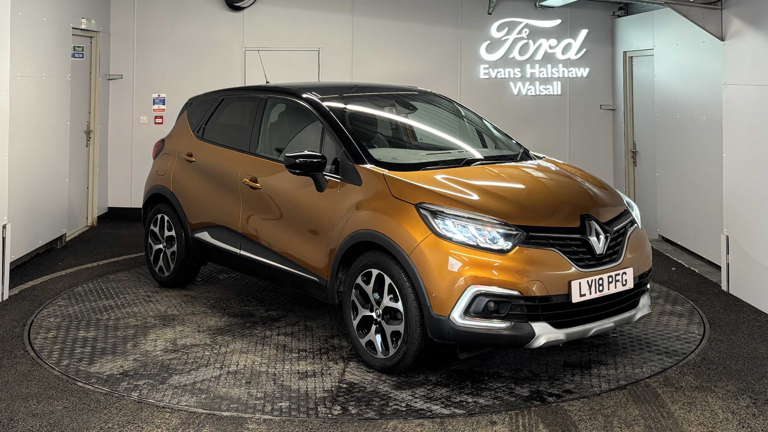 Main listing image - Renault Captur