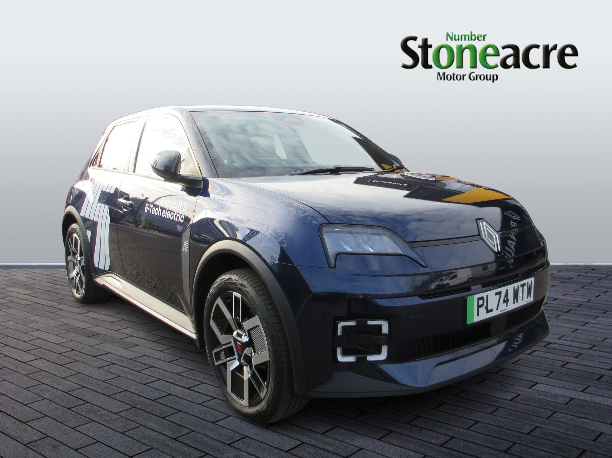 Main listing image - Renault 5