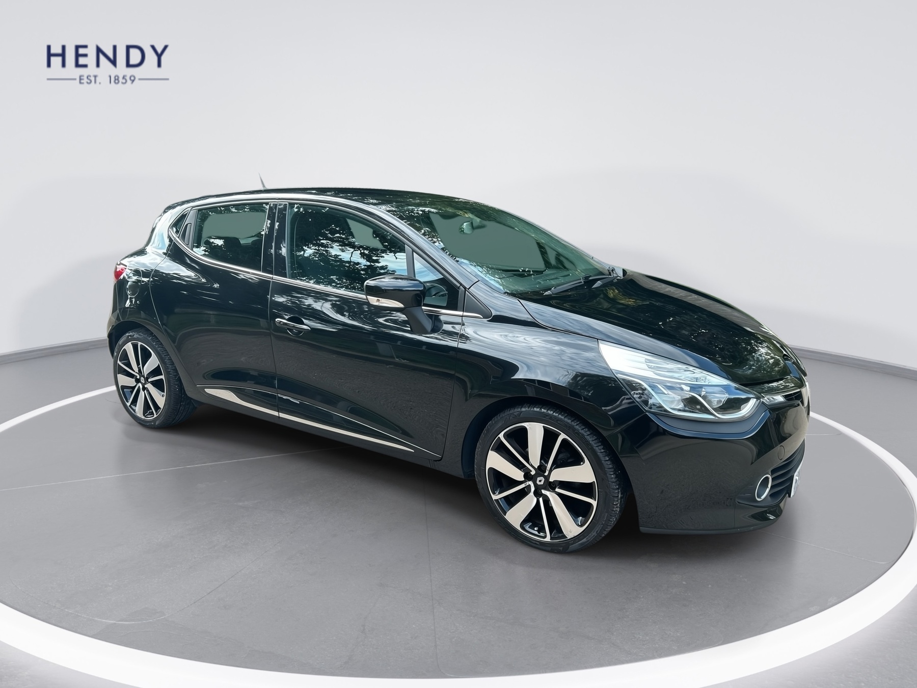 Main listing image - Renault Clio