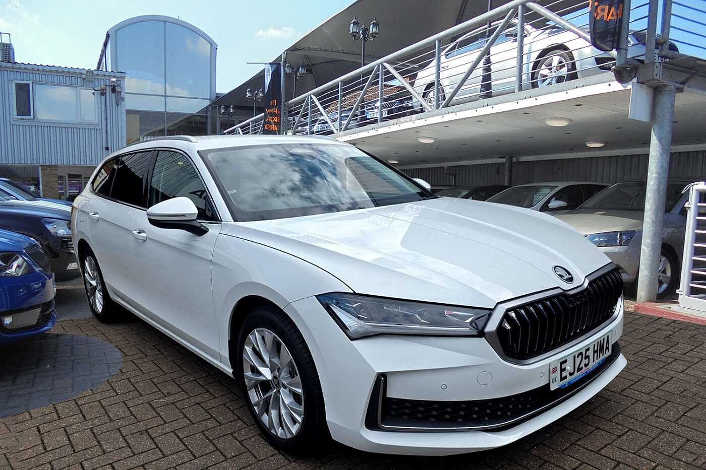 Main listing image - Skoda Superb Estate