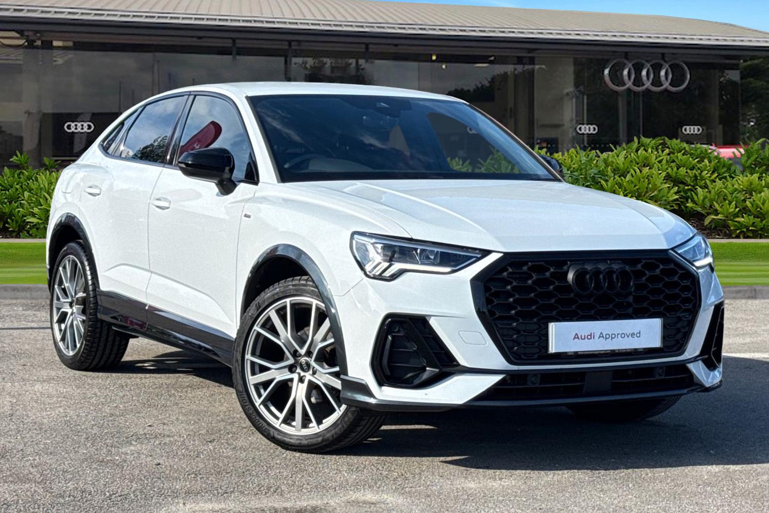 Main listing image - Audi Q3