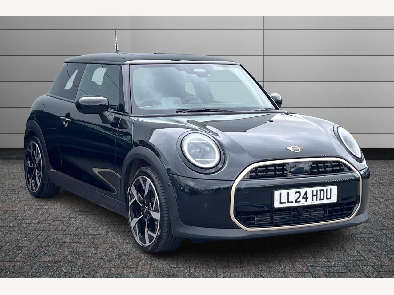 Main listing image - MINI Hatchback