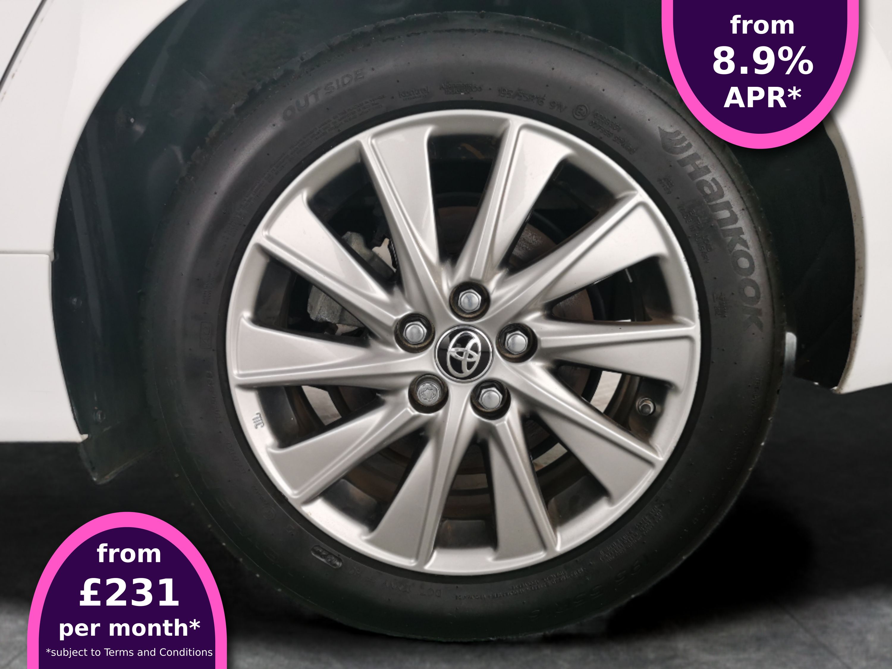 Main listing image - Toyota Yaris