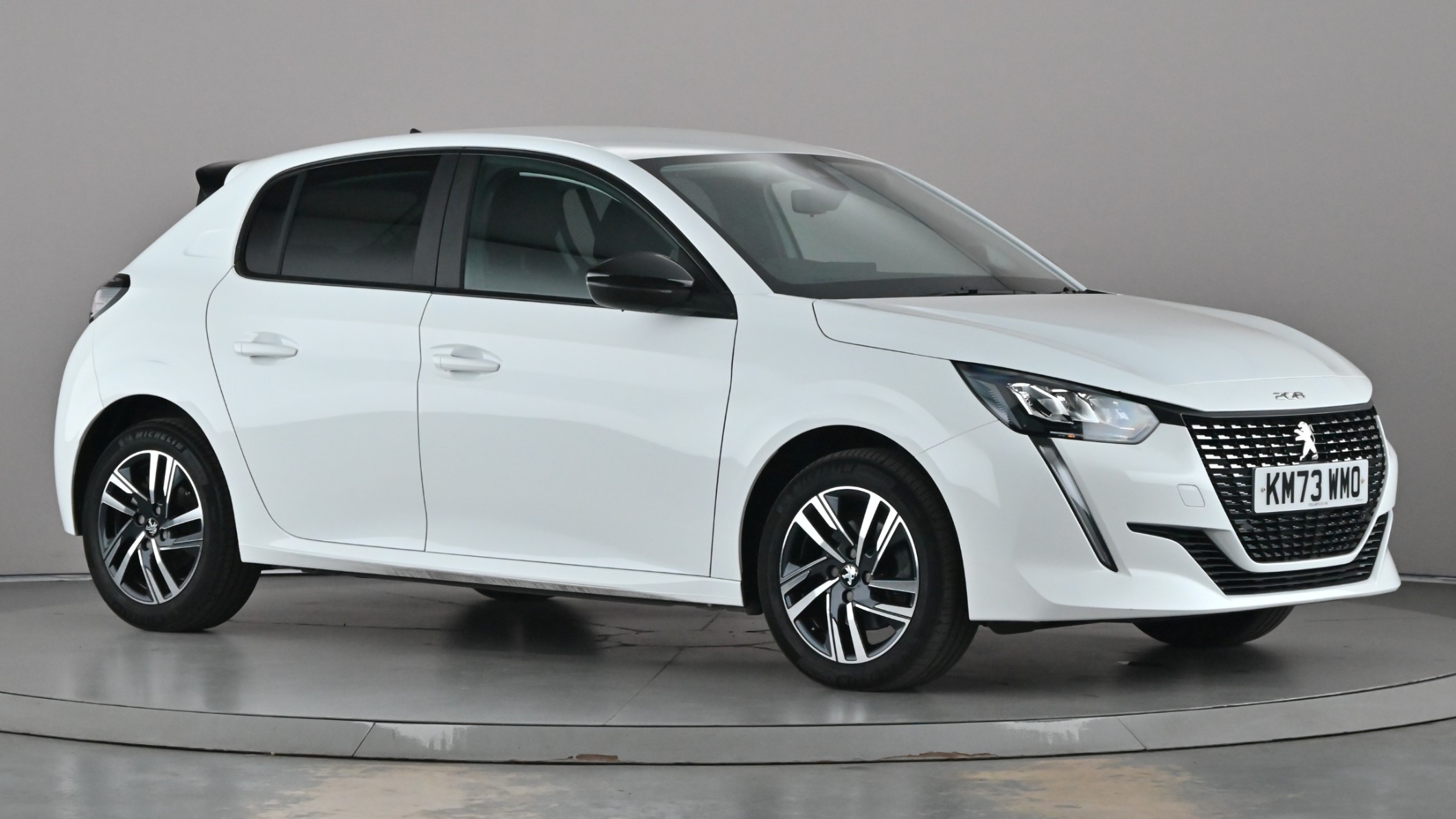 Main listing image - Peugeot 208