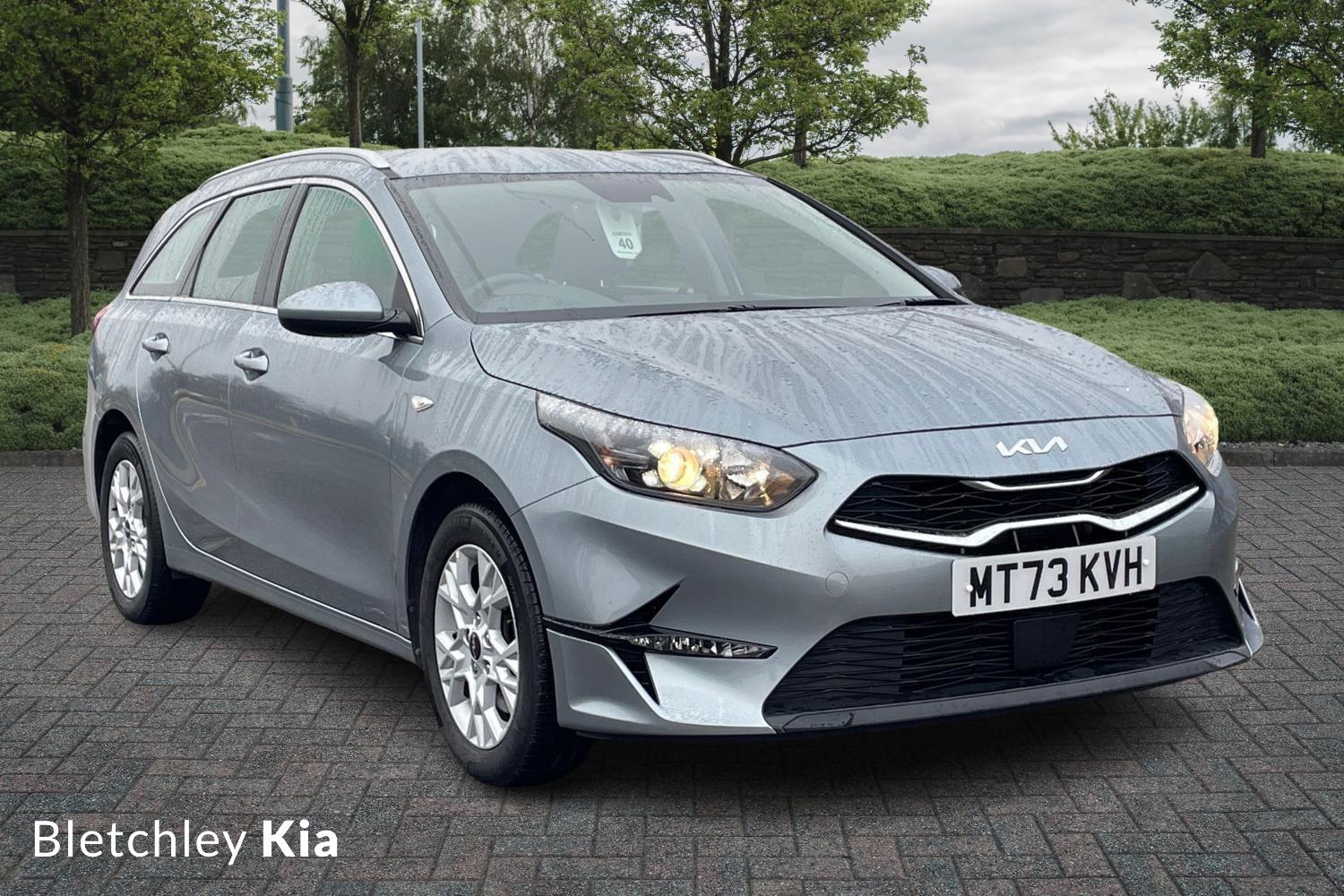 Main listing image - Kia Ceed SW