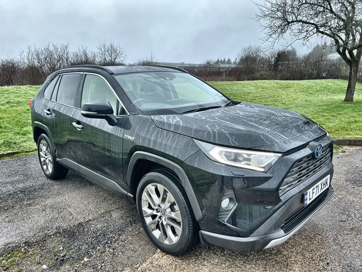 Main listing image - Toyota RAV4