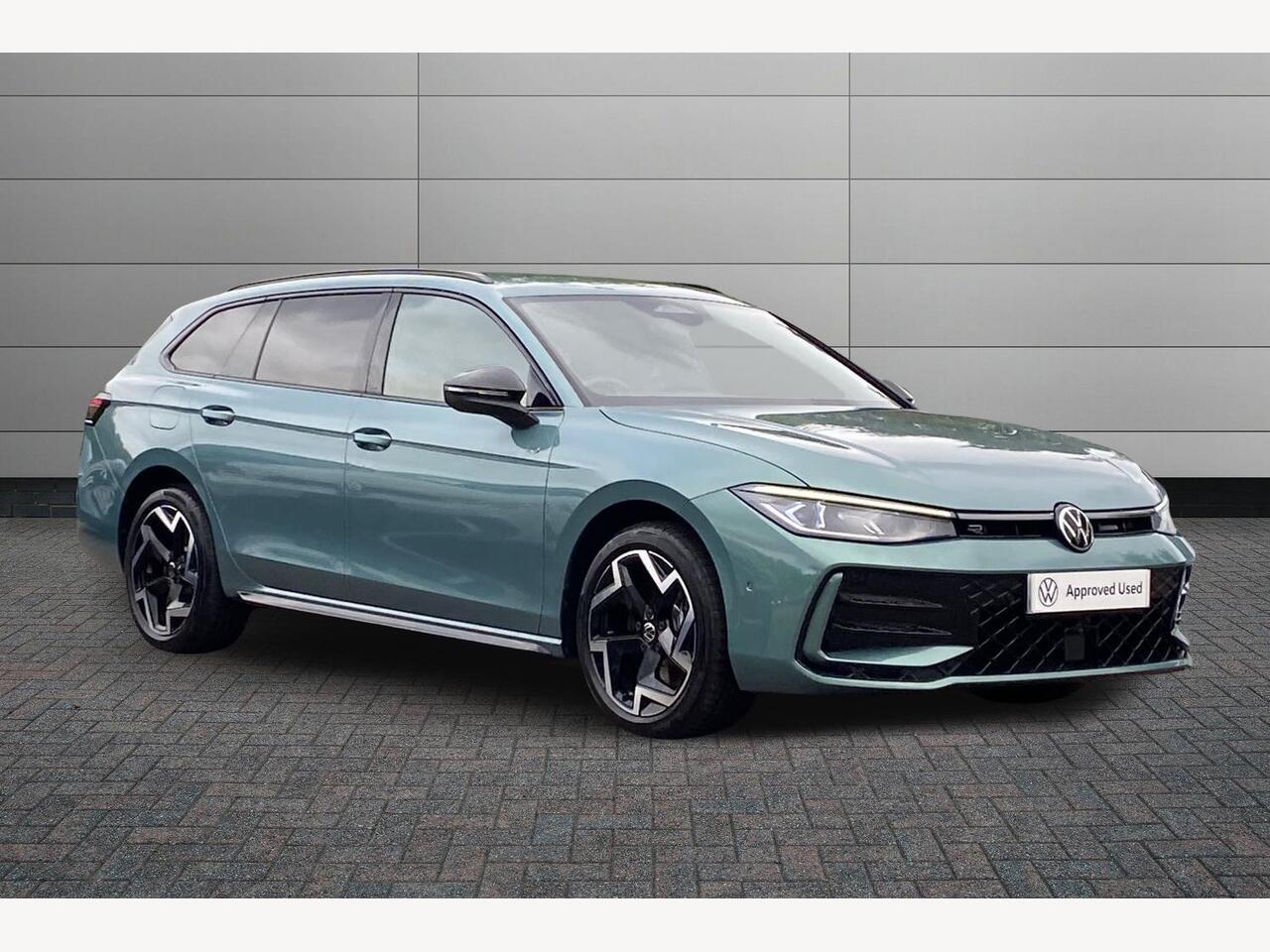 Main listing image - Volkswagen Passat