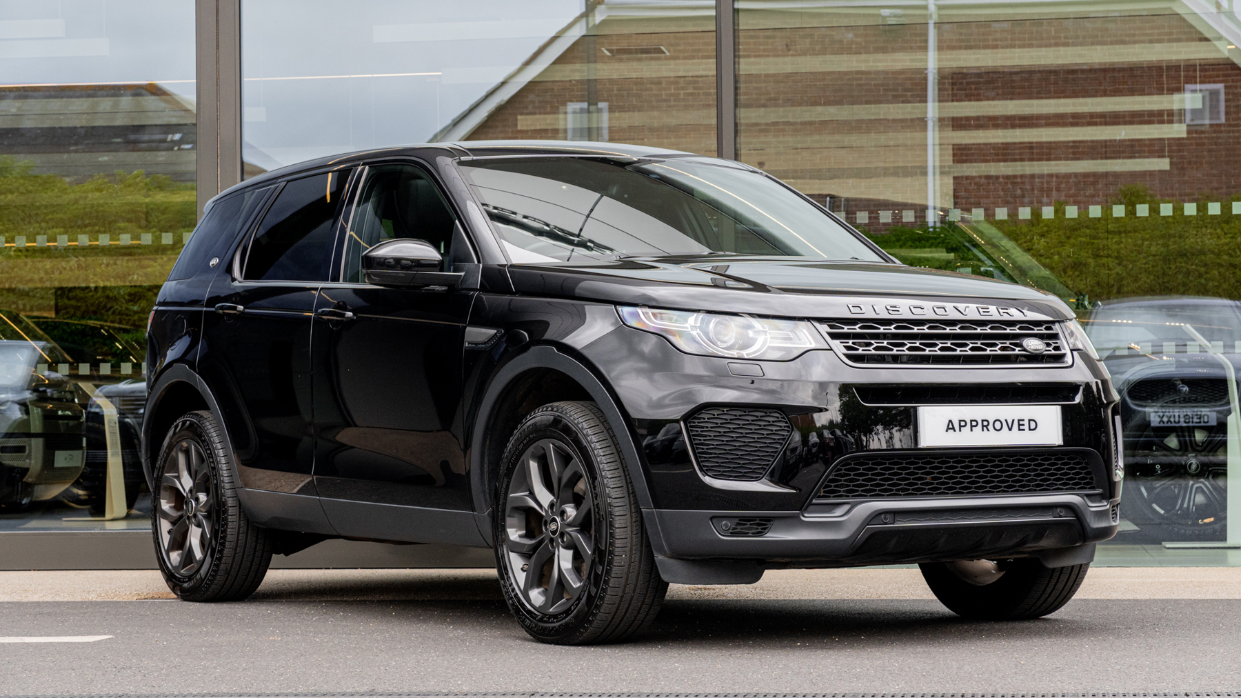 Main listing image - Land Rover Discovery Sport