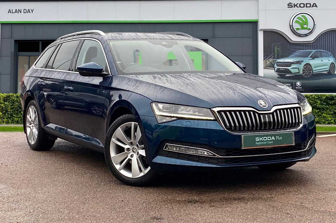 Main listing image - Skoda Superb Estate