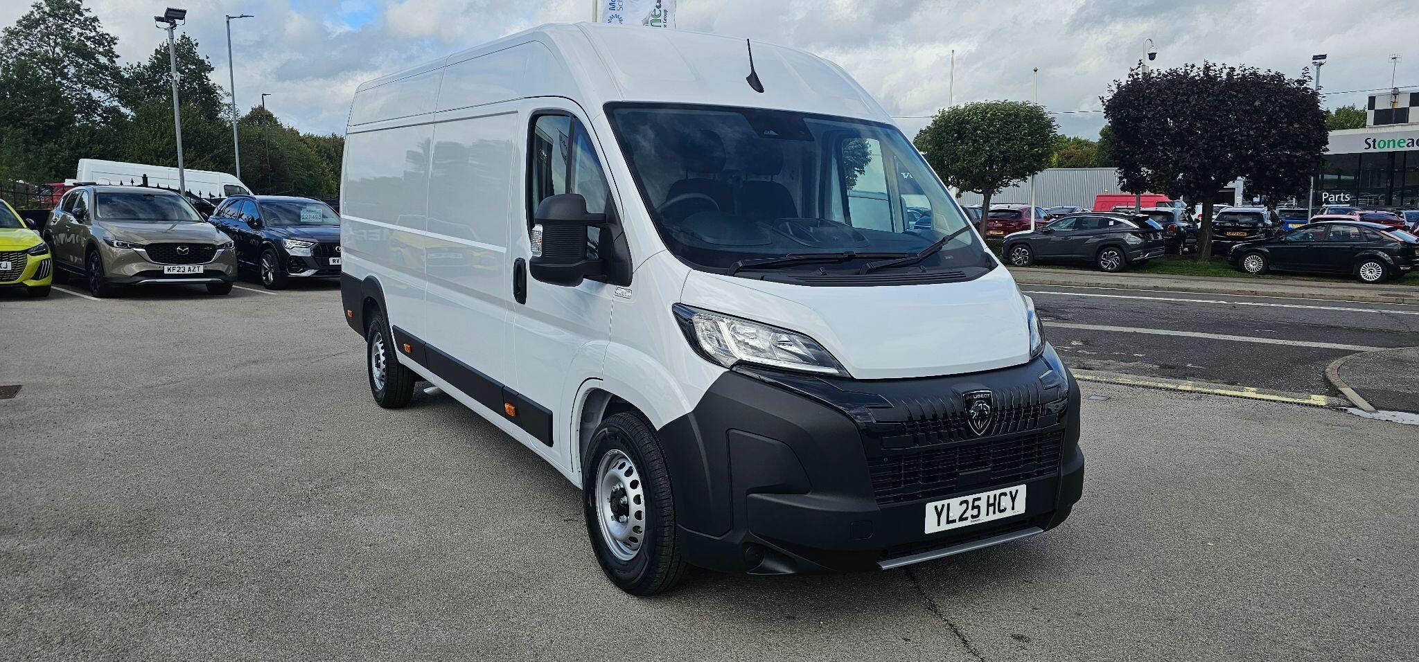 Main listing image - Peugeot Boxer