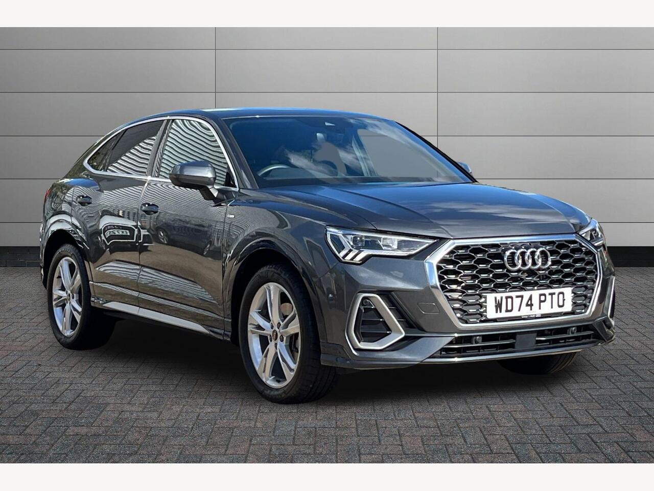 Main listing image - Audi Q3