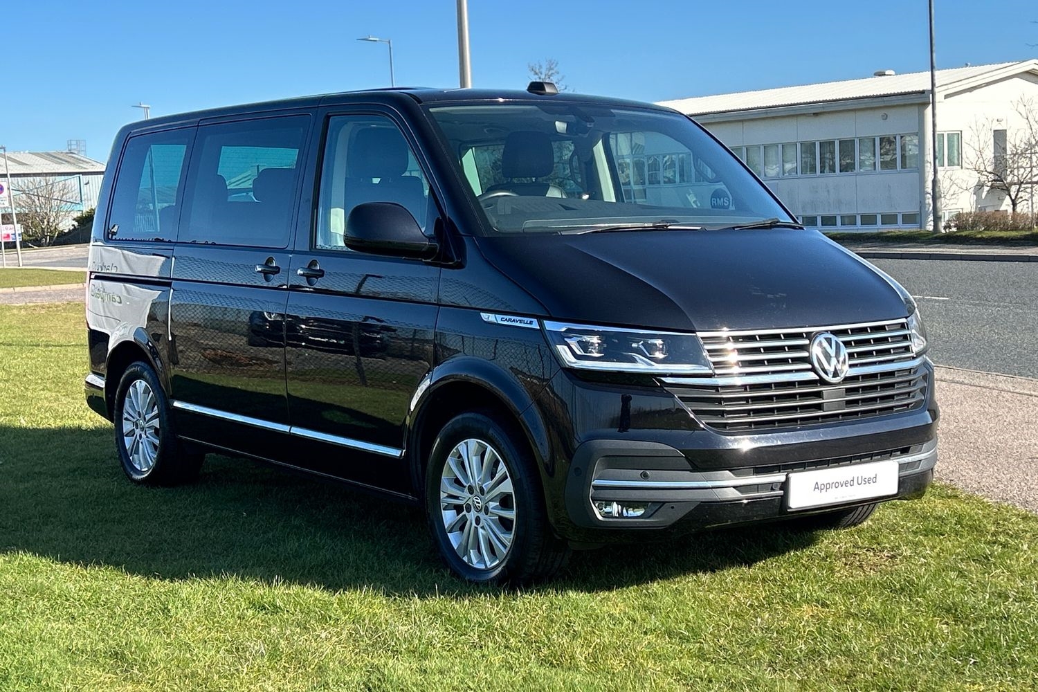 Main listing image - Volkswagen Caravelle