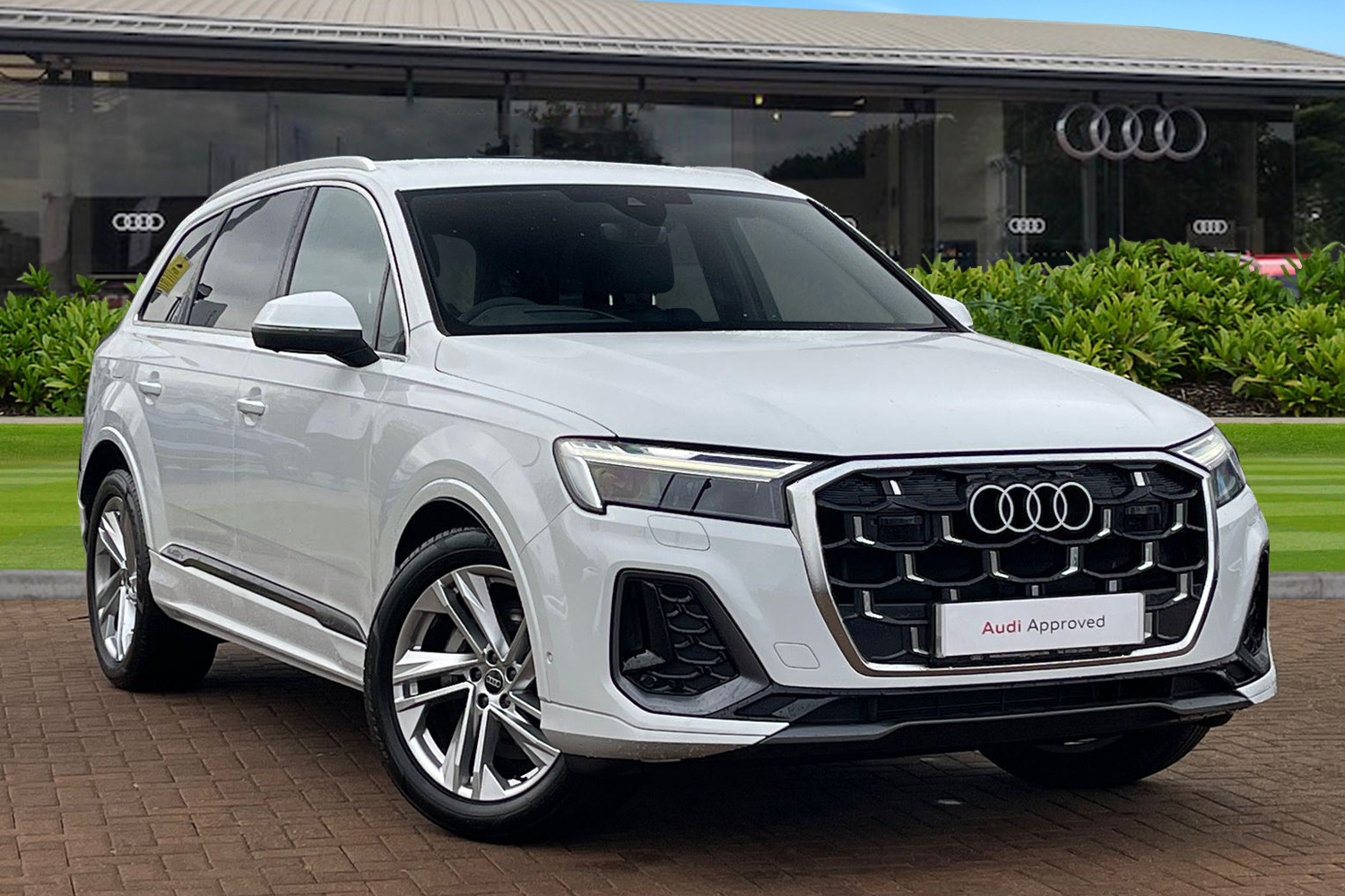 Main listing image - Audi Q7