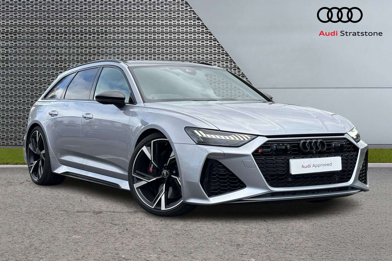 Main listing image - Audi RS6