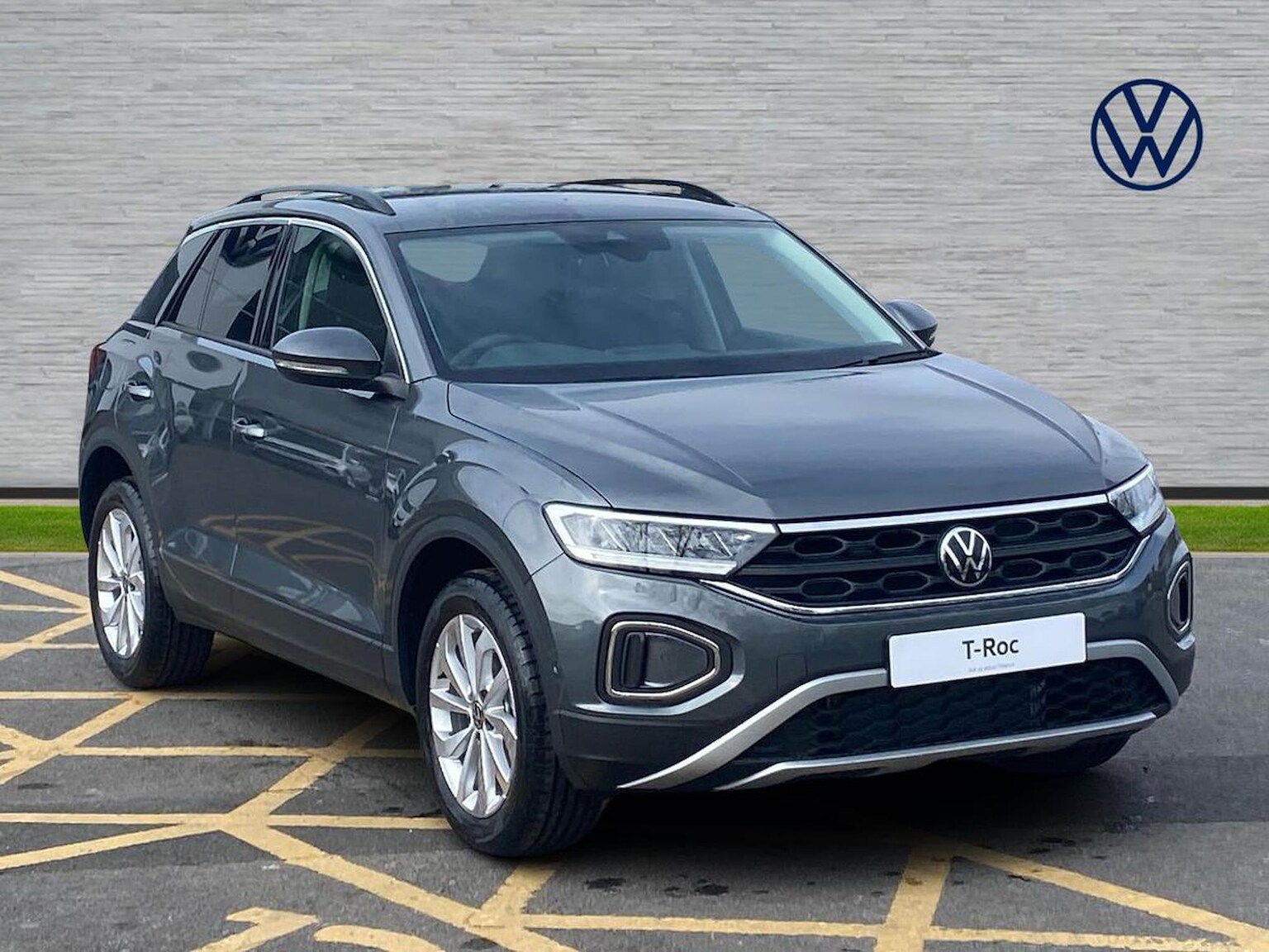 Main listing image - Volkswagen T-Roc