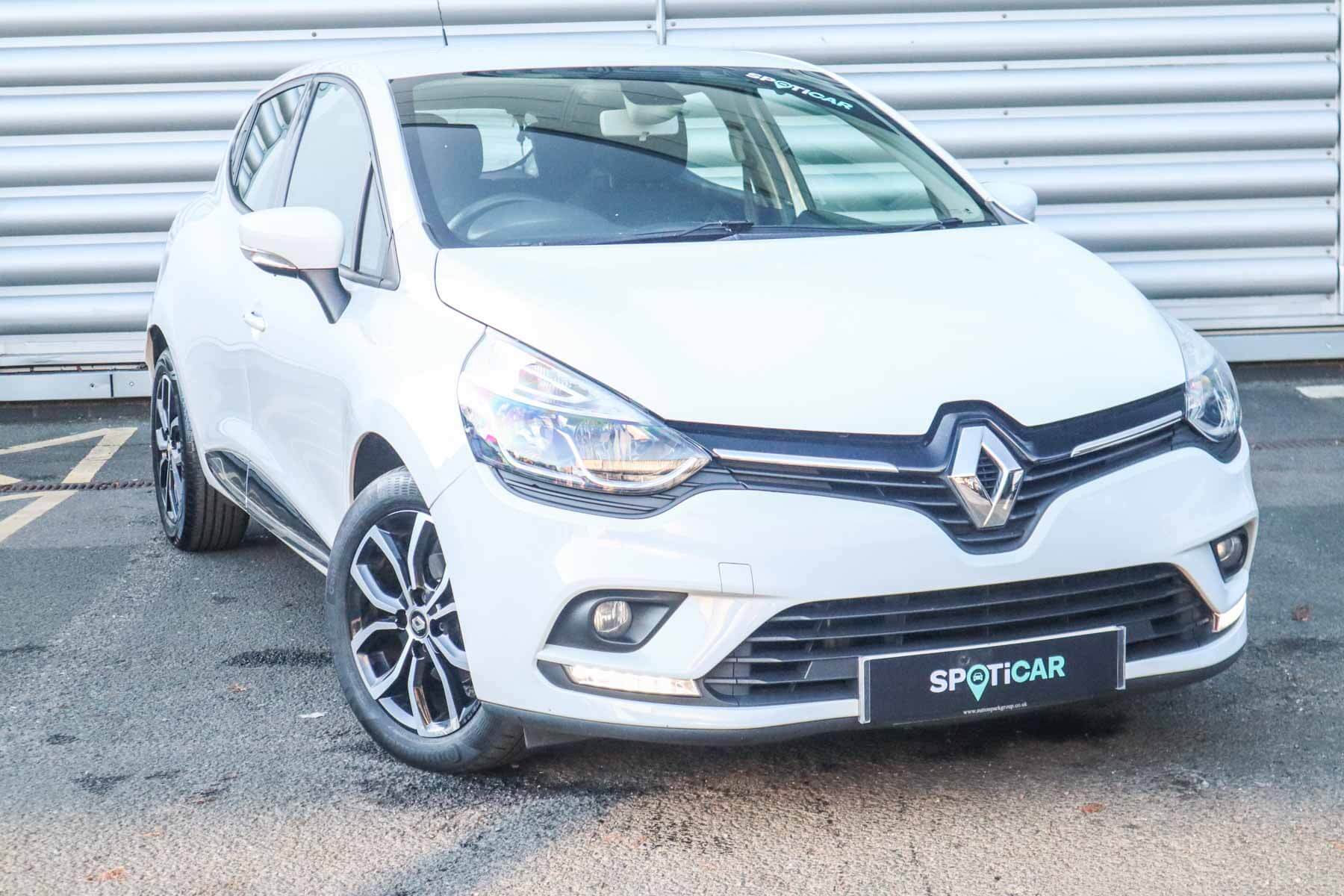 Main listing image - Renault Clio