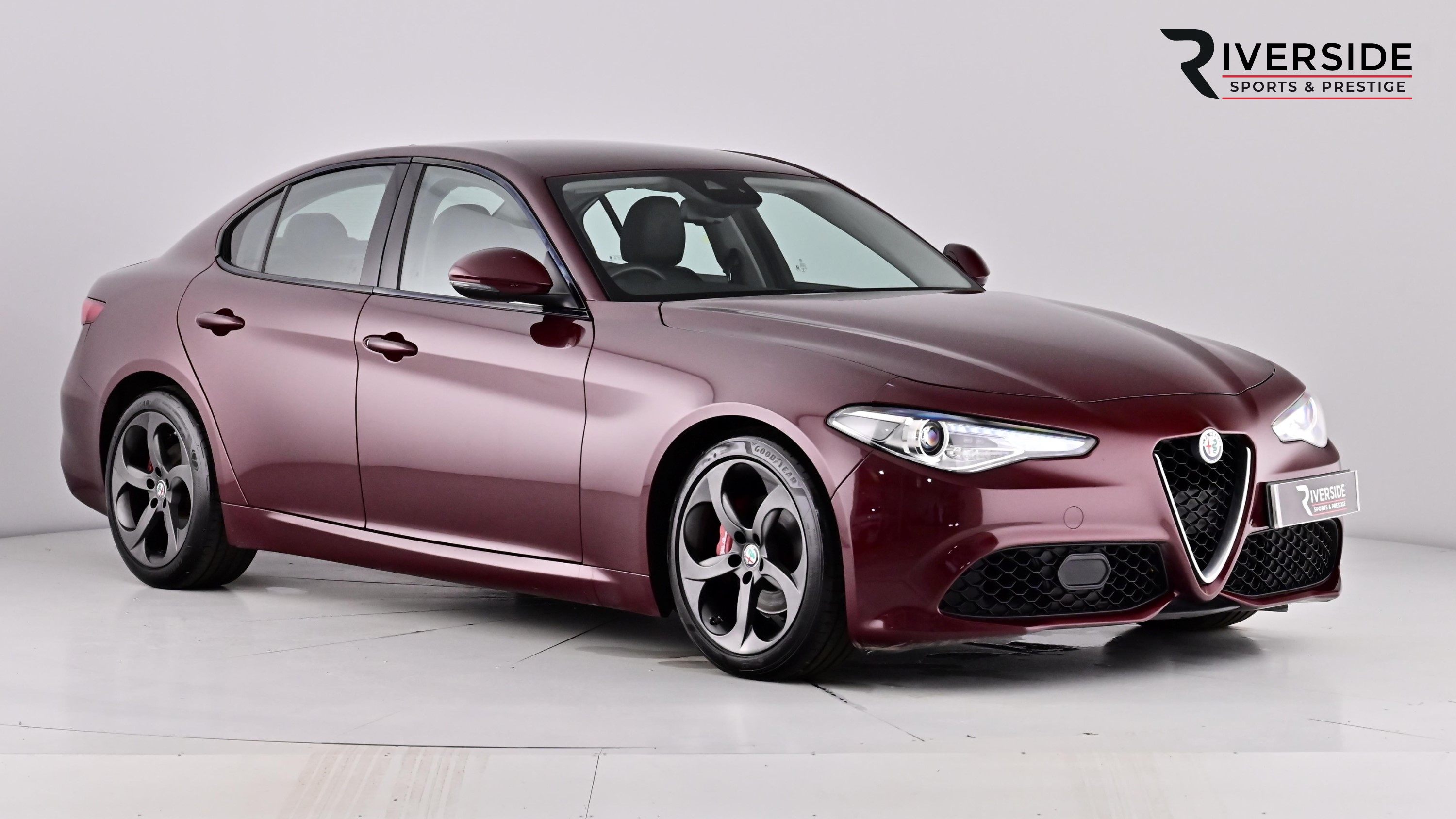 Main listing image - Alfa Romeo Giulia