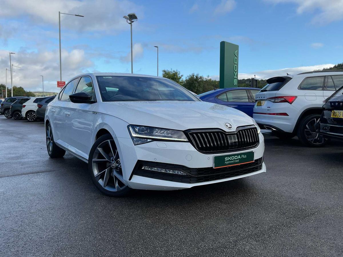 Main listing image - Skoda Superb