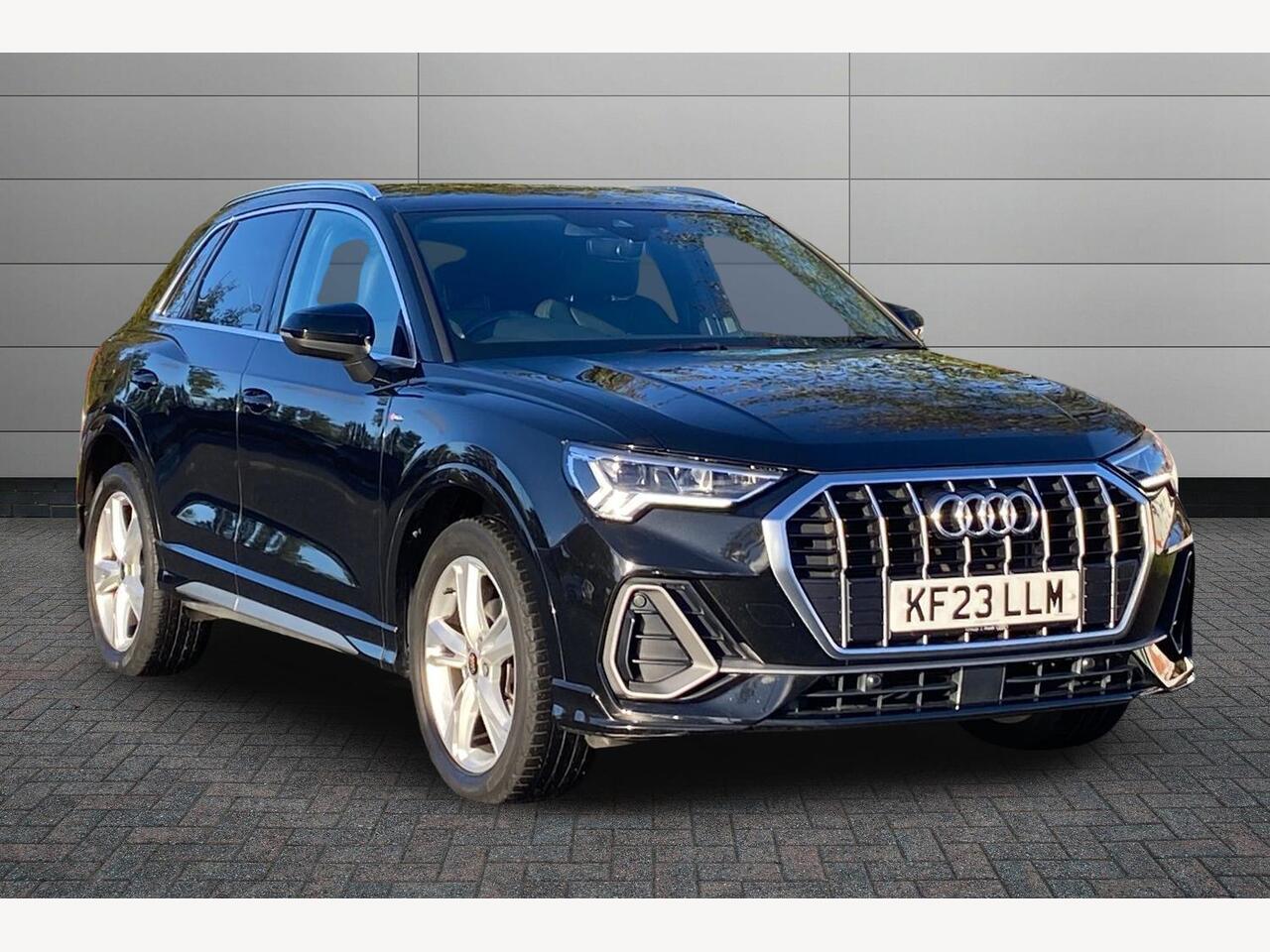 Main listing image - Audi Q3