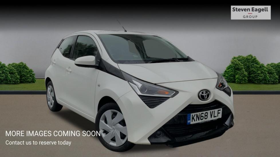 Main listing image - Toyota Aygo