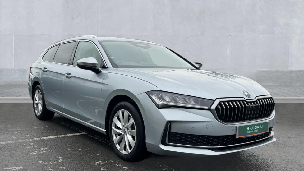 Main listing image - Skoda Superb Estate