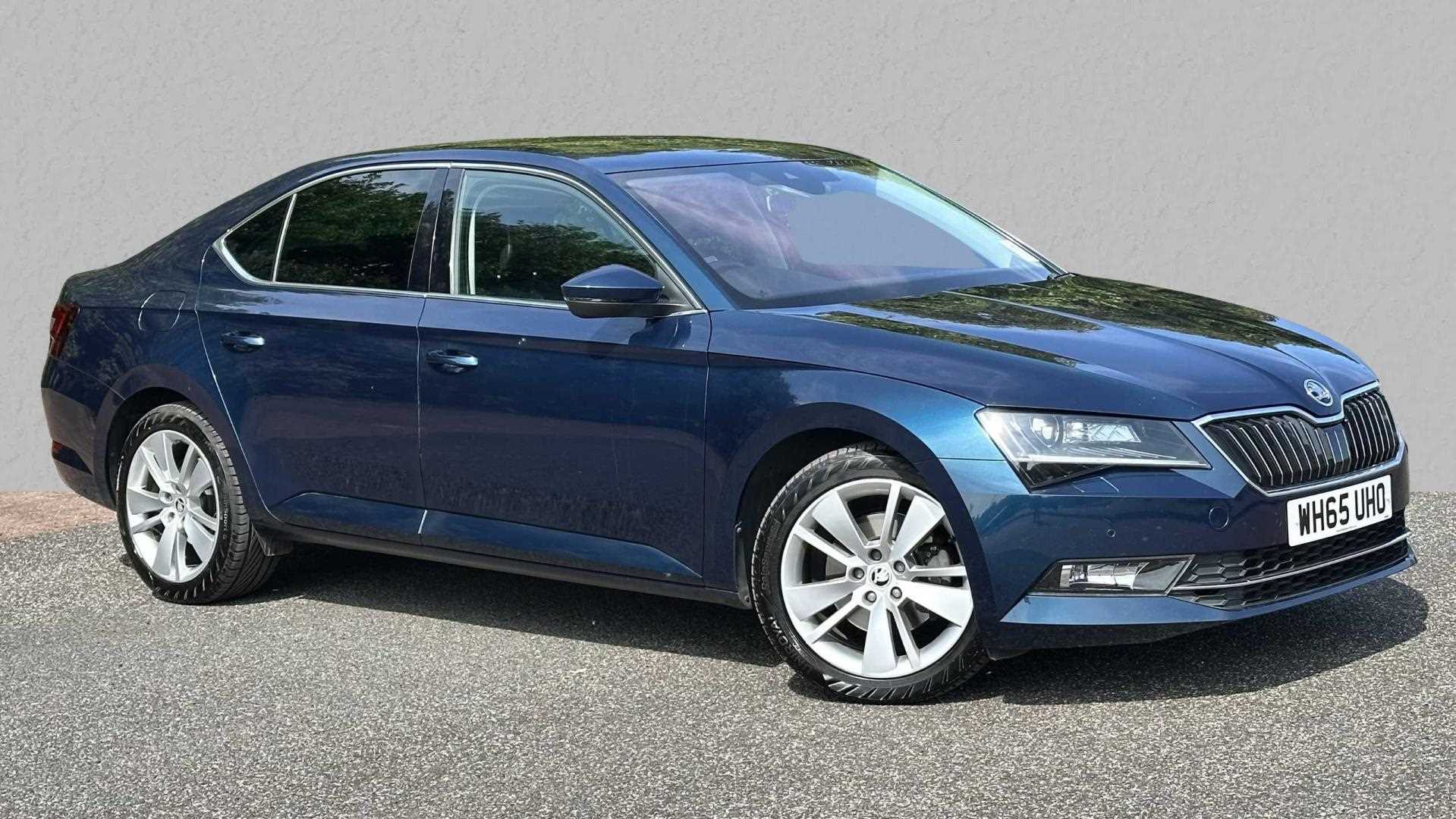 Main listing image - Skoda Superb