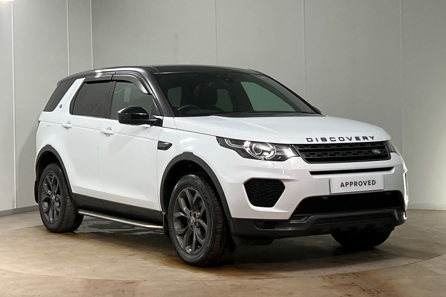 Main listing image - Land Rover Discovery Sport