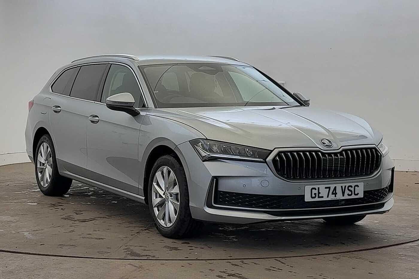 Main listing image - Skoda Superb Estate