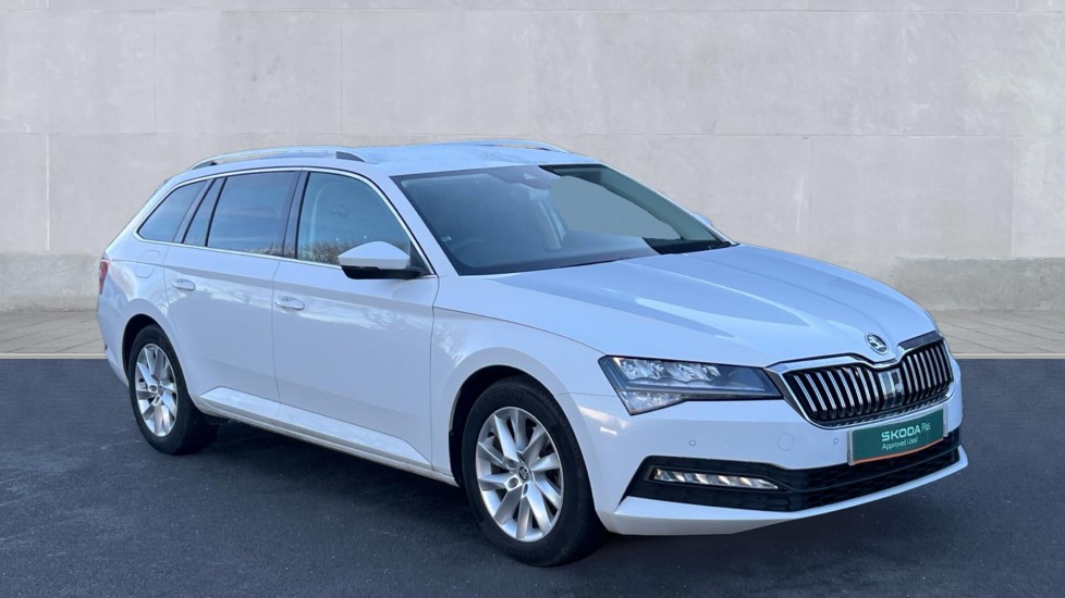 Main listing image - Skoda Superb Estate