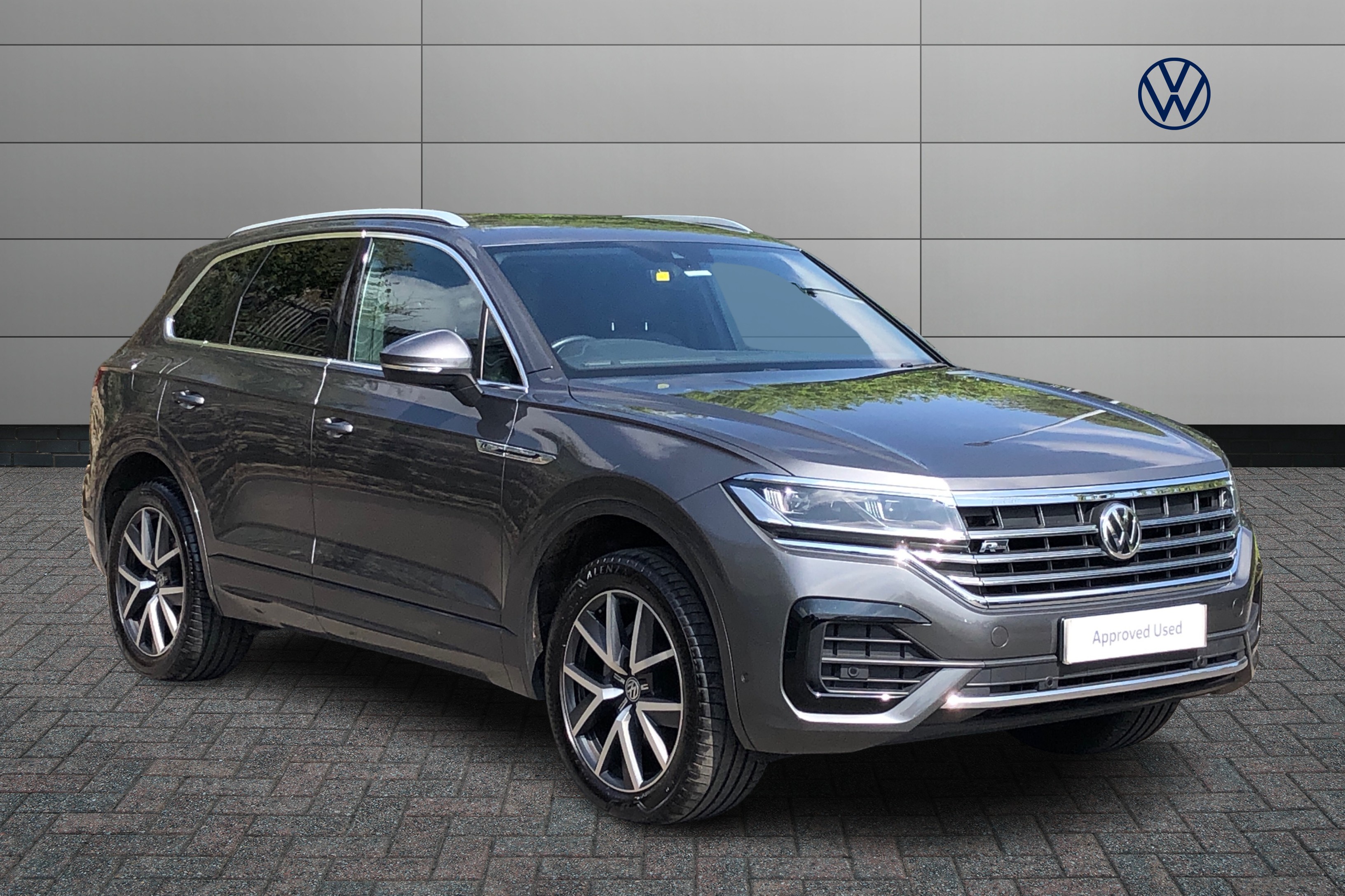 Main listing image - Volkswagen Touareg