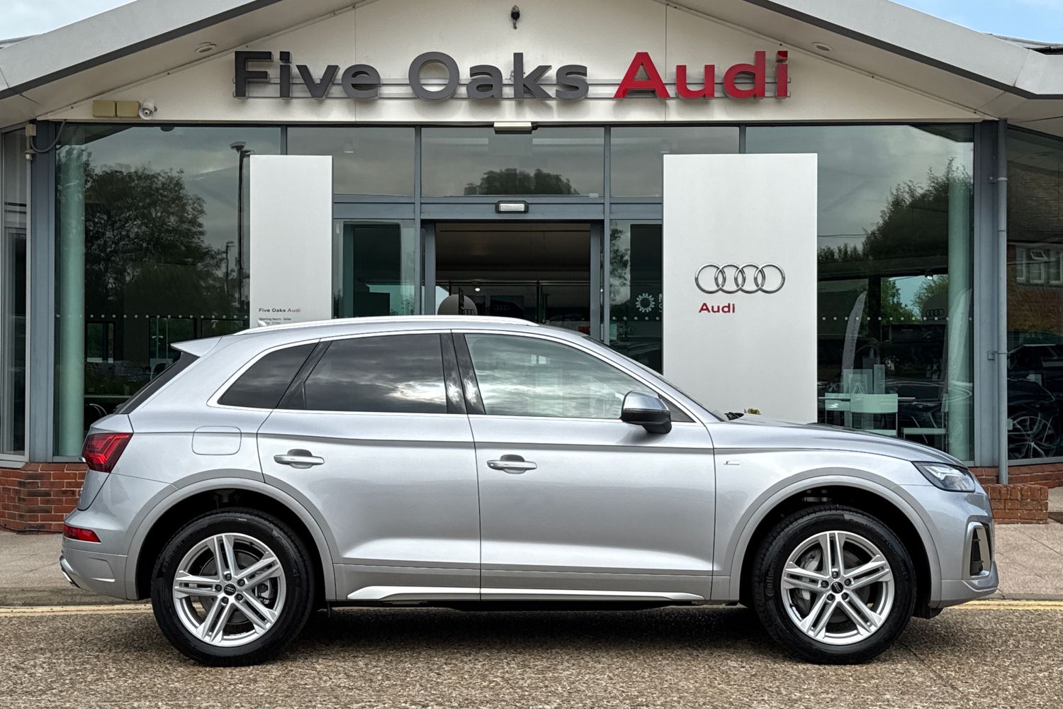 Main listing image - Audi Q5