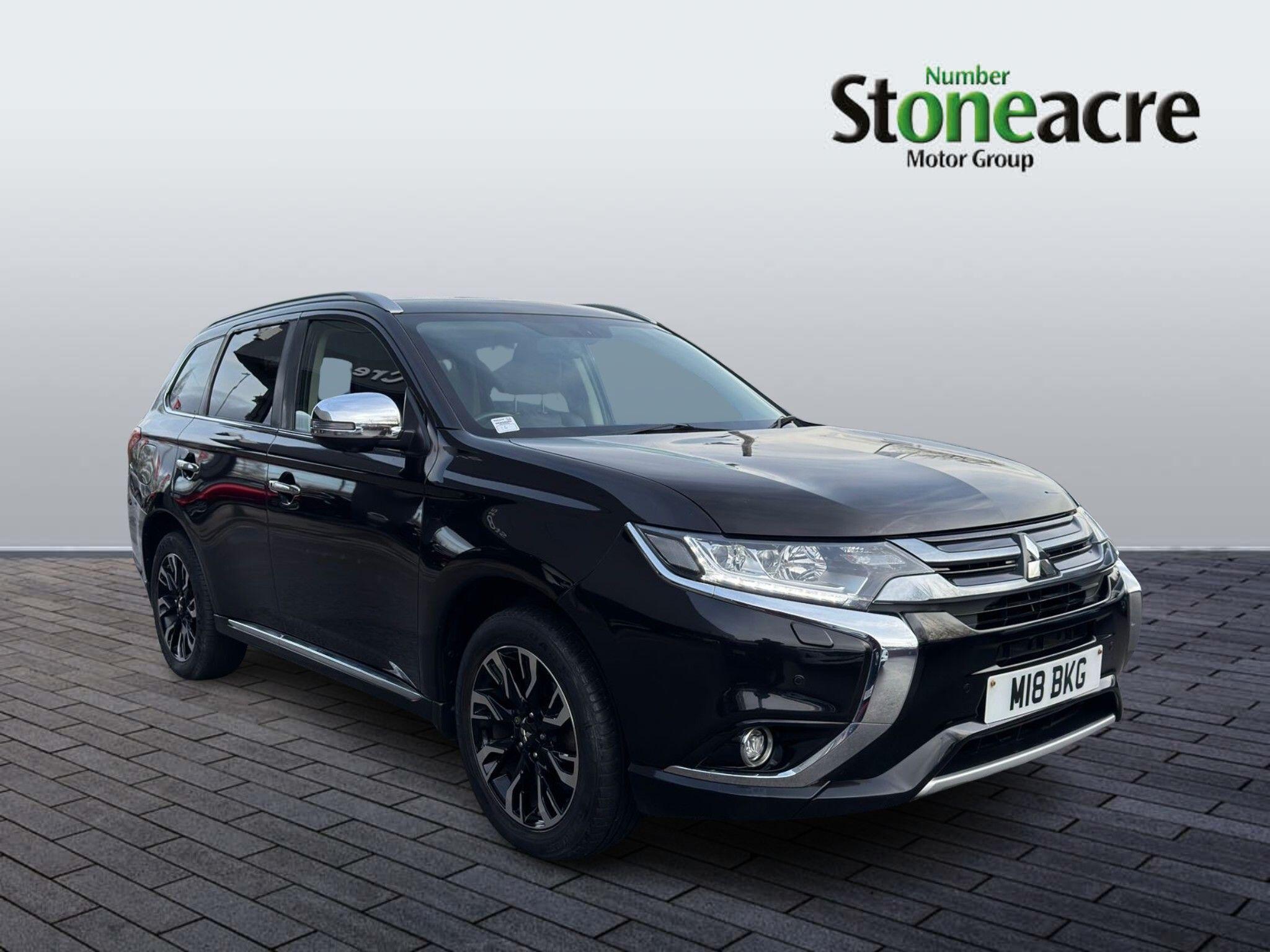 Main listing image - Mitsubishi Outlander